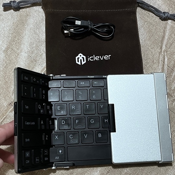 Foldable portable mini keyboard w backlit features and carrying bag - Picture 4 of 8